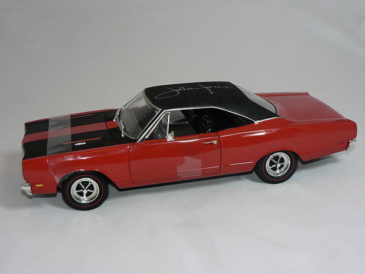 Plymouth 1969  ( John Force ) 1:18  Ertl/Auto World