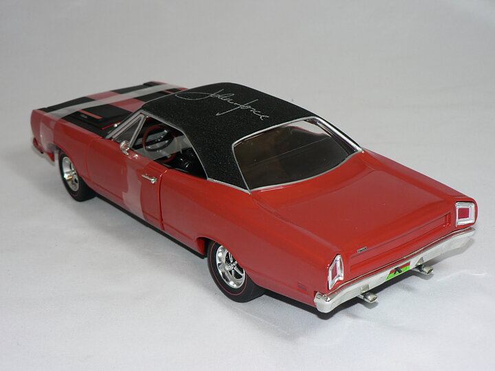 Plymouth 1969  ( John Force ) 1:18  Ertl/Auto World
