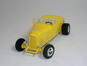 Ford Hot Rod  1932  1:18  Ertl  ( Route 66 ) Skada på kartong 