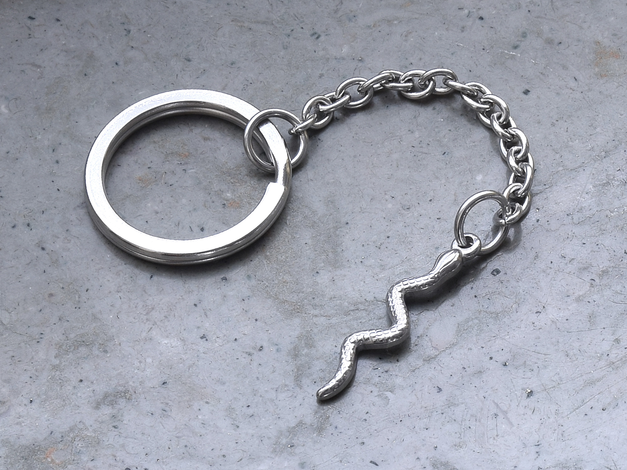 Orm Nyckelring i Rostfritt Stål, Reptil Accessoar, Kräldjur Nyckelhållare - 2
