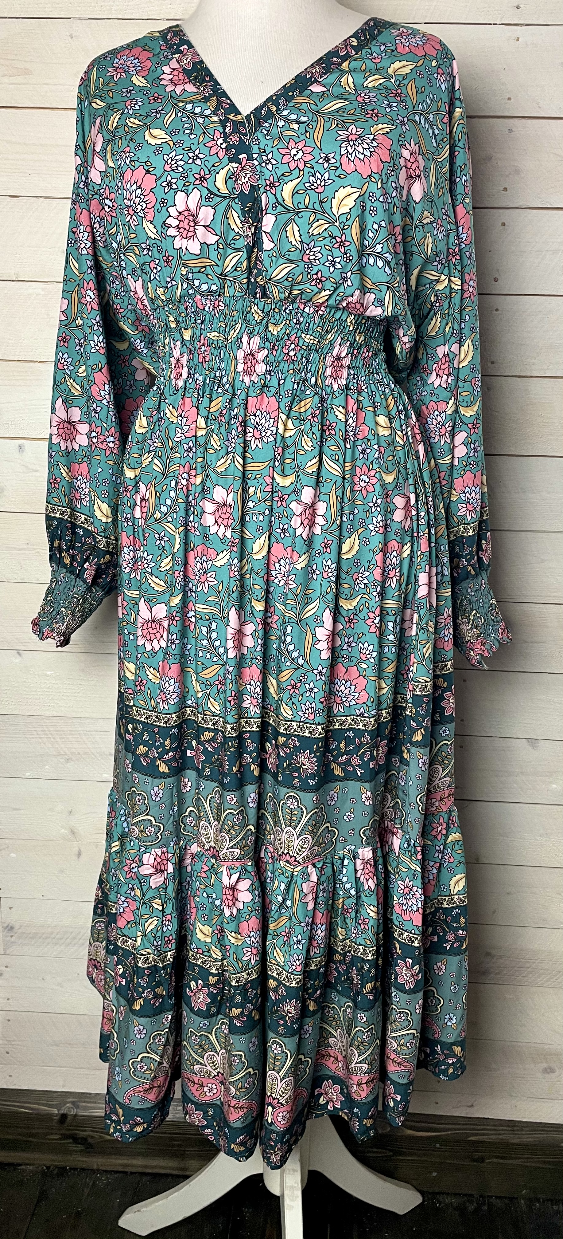 Långärmad grön klänning bohem blommig  - 4