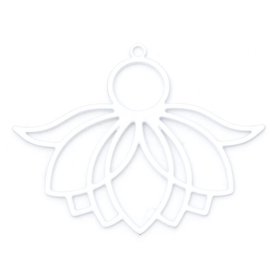 Charm filigree,  Louts white