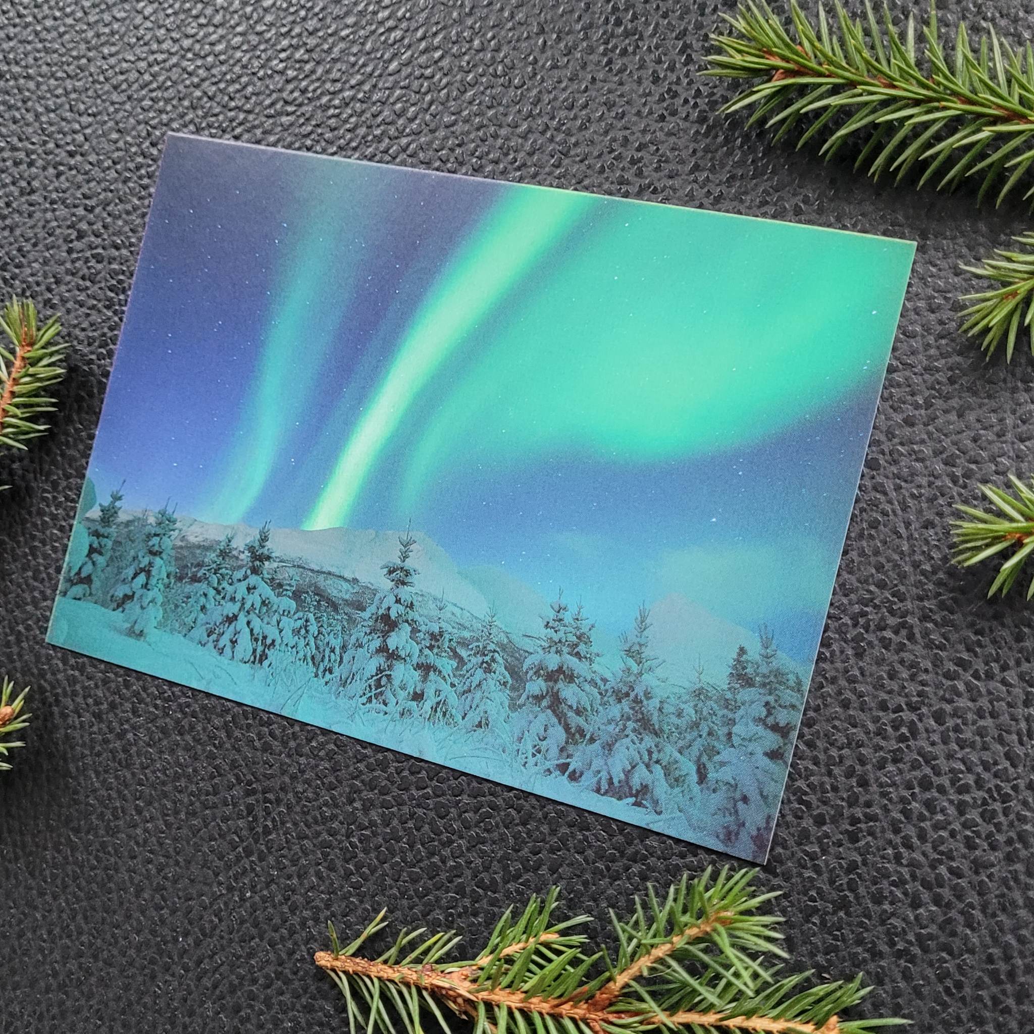 Nordlys - Høltinden
