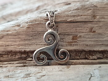 Keltisk  symbol med mönster på hake, hänge , 925-silver