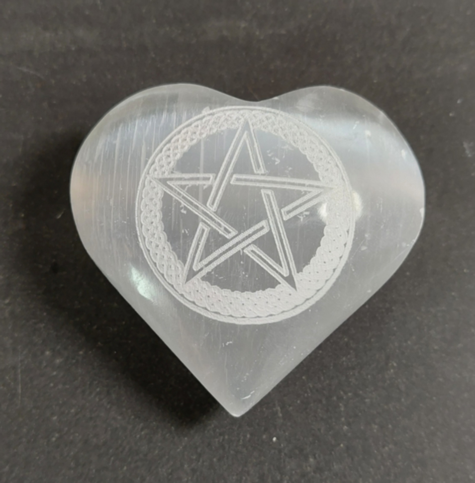 Selenit Hjärta med Pentagram