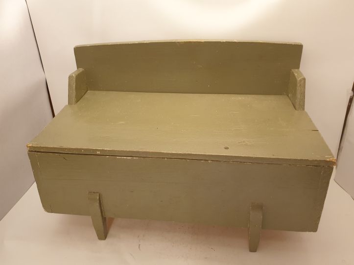Doll's couch carved 1920s