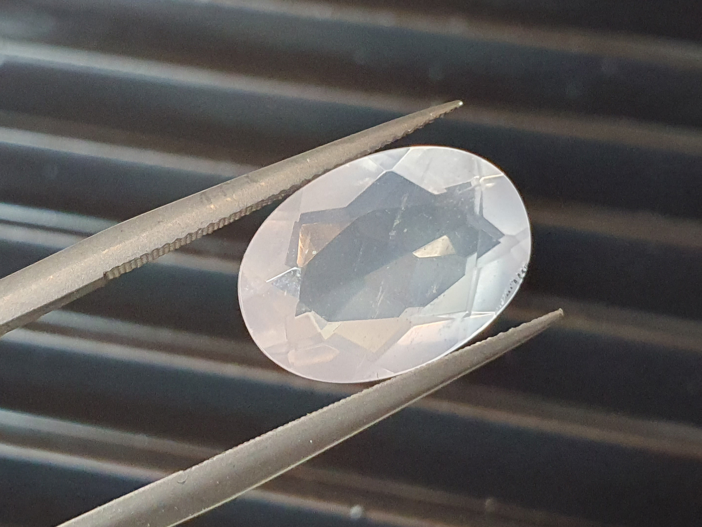 Rosenkvarts, fasettslipad sten oval 10x14mm ( x6mm )