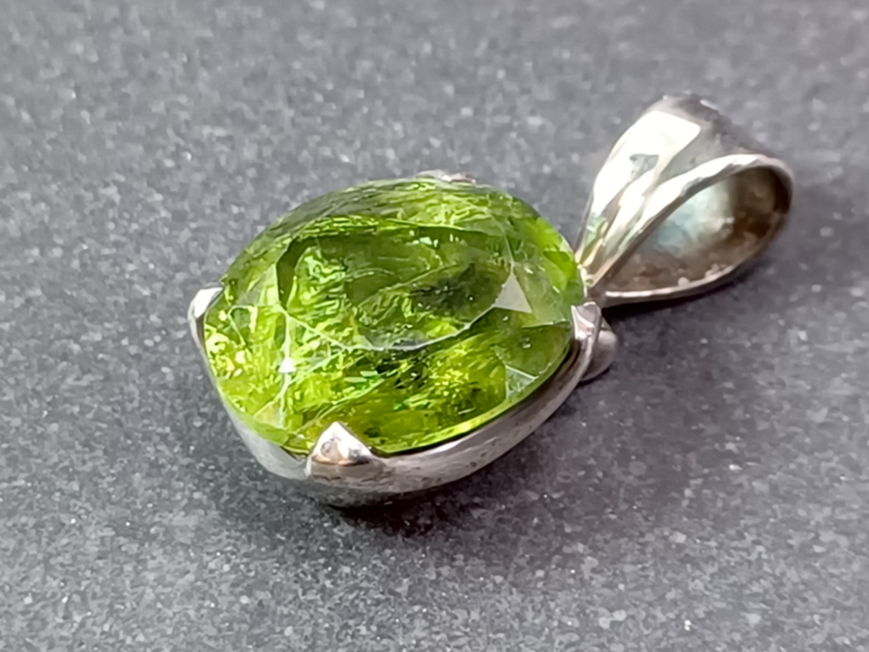 Silver hänge  med fasetterade Peridot i  Äkta Silver - 2