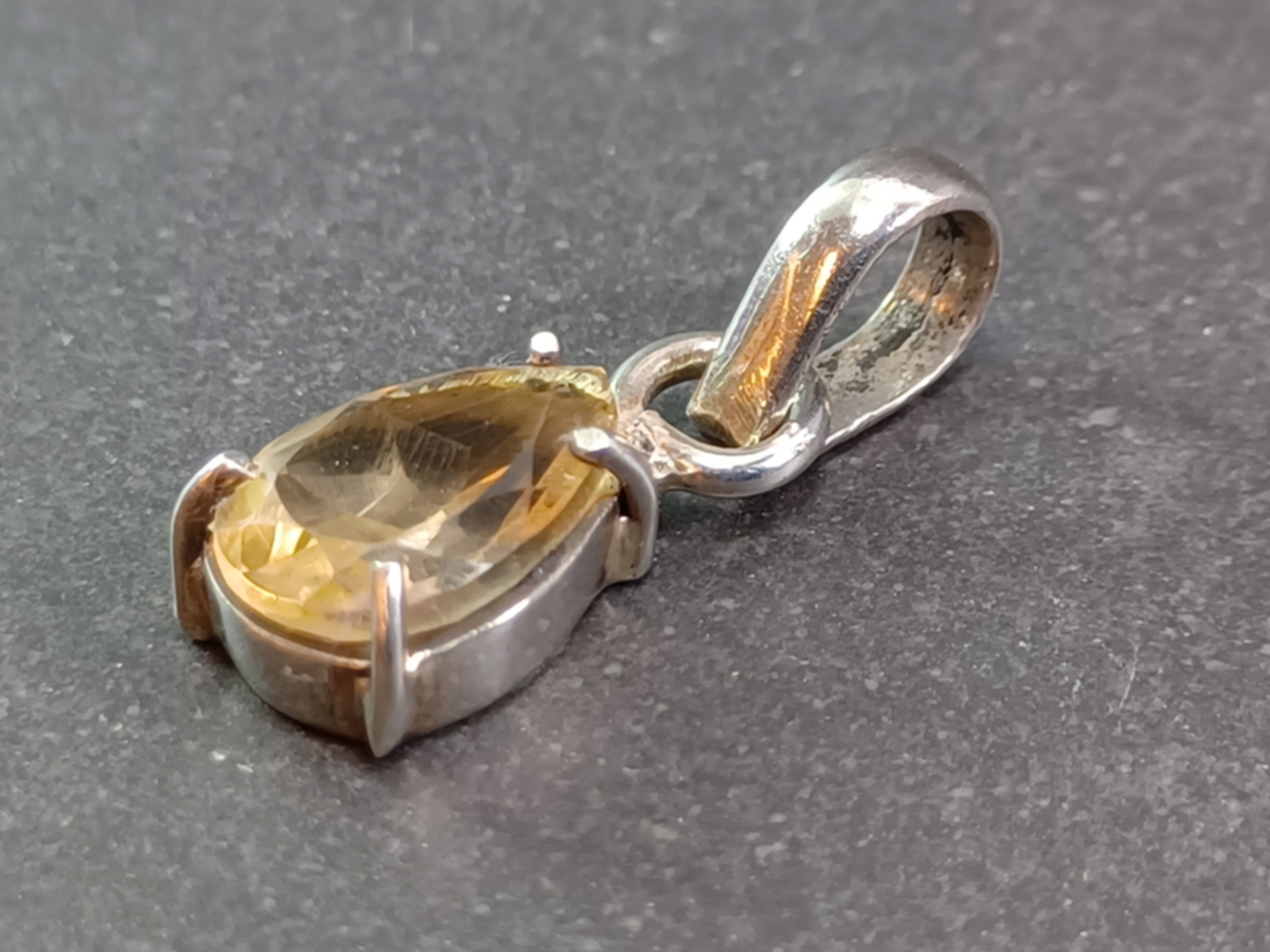 Dropp Form Silver hänge  med fasetterade Äkta Citrin