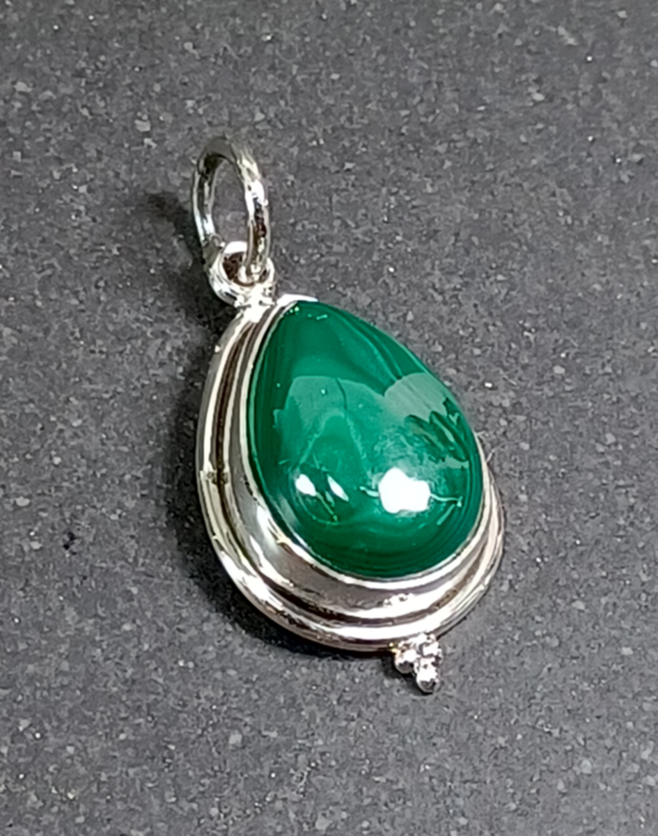Malakit Cabochon Hänge i Äkta Silver