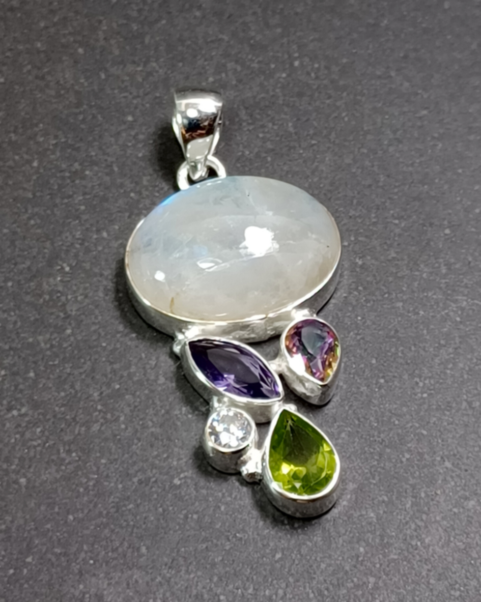 Cabochon Hänge i Äkta Silver med Fascettslipad stenar