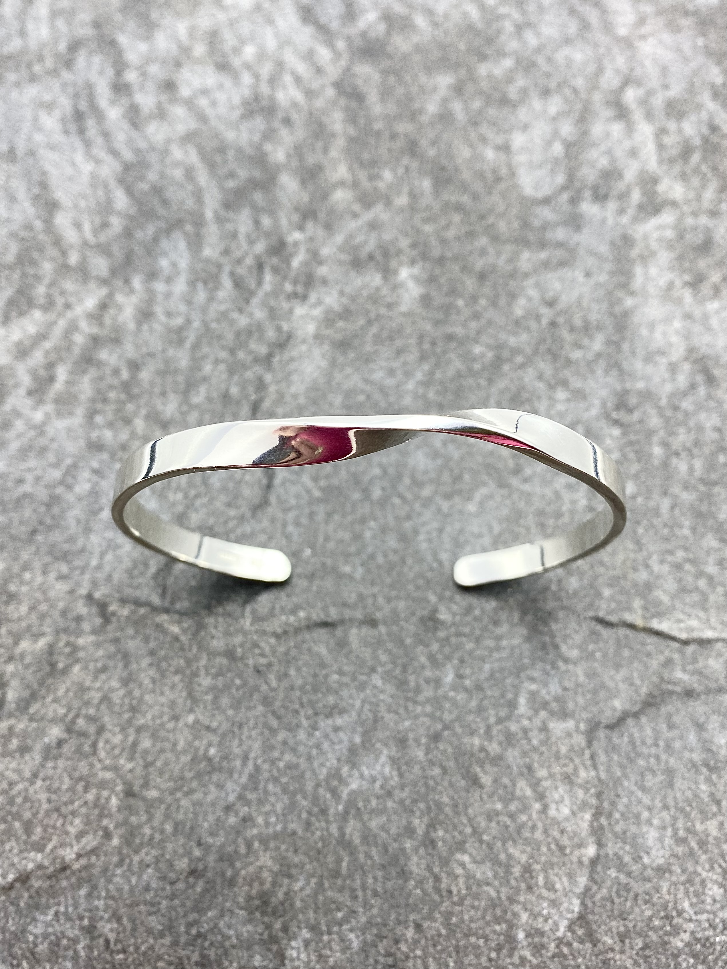 Armring Twisted handgjord 5 mm silver 
