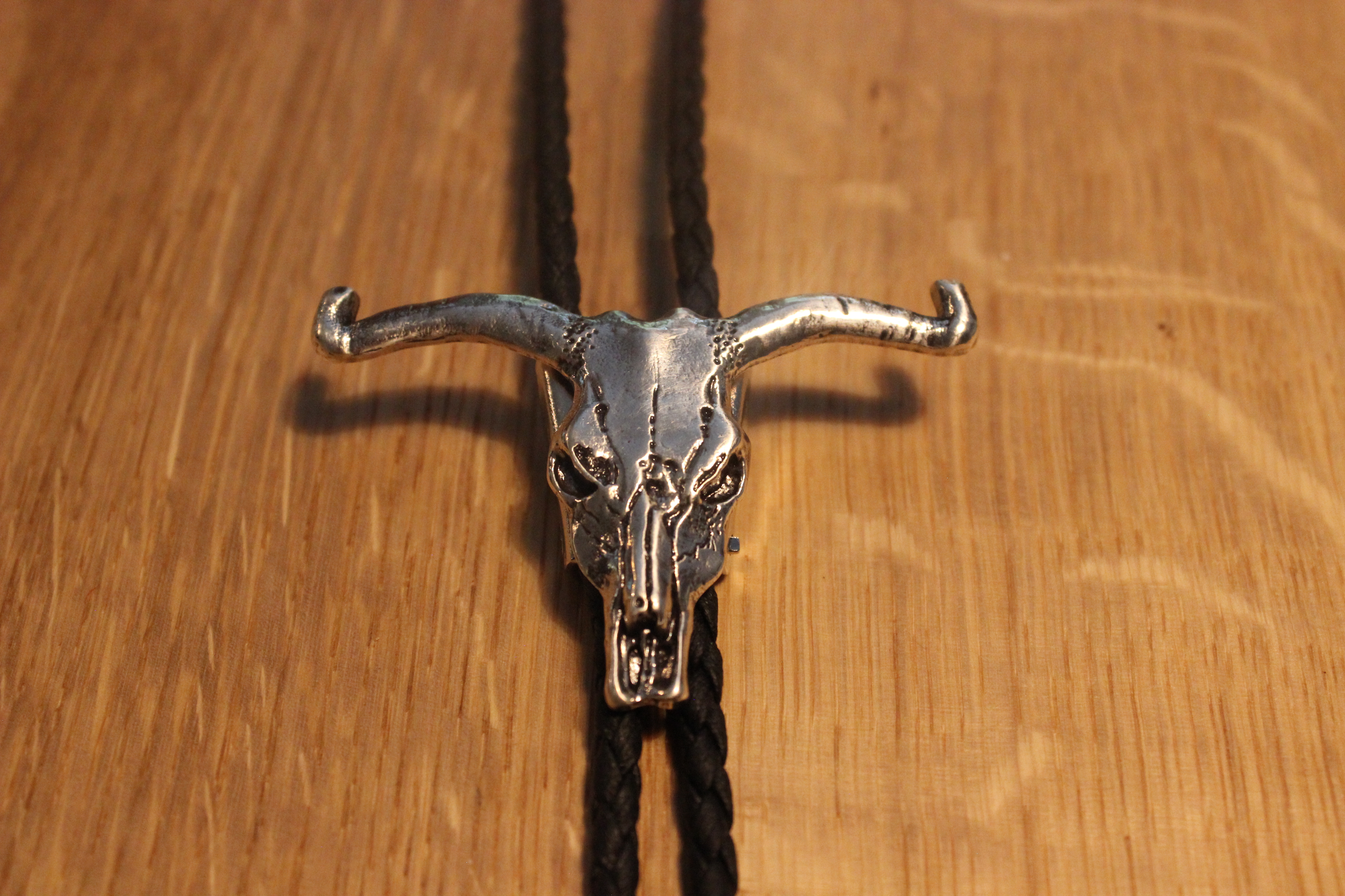 Bolotie Longhorn
