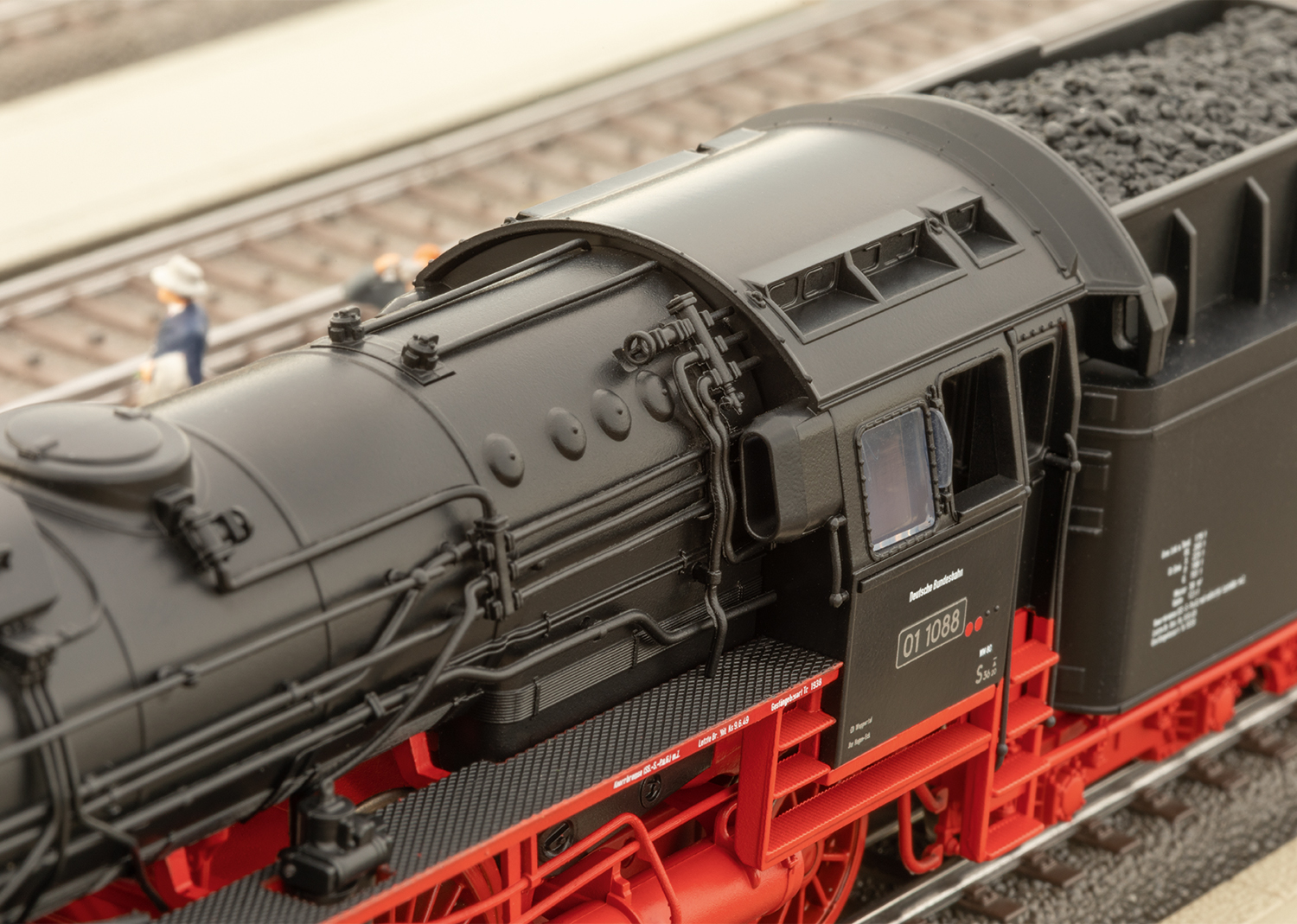 Class 01.10 Older Design Steam Locomotive - 4