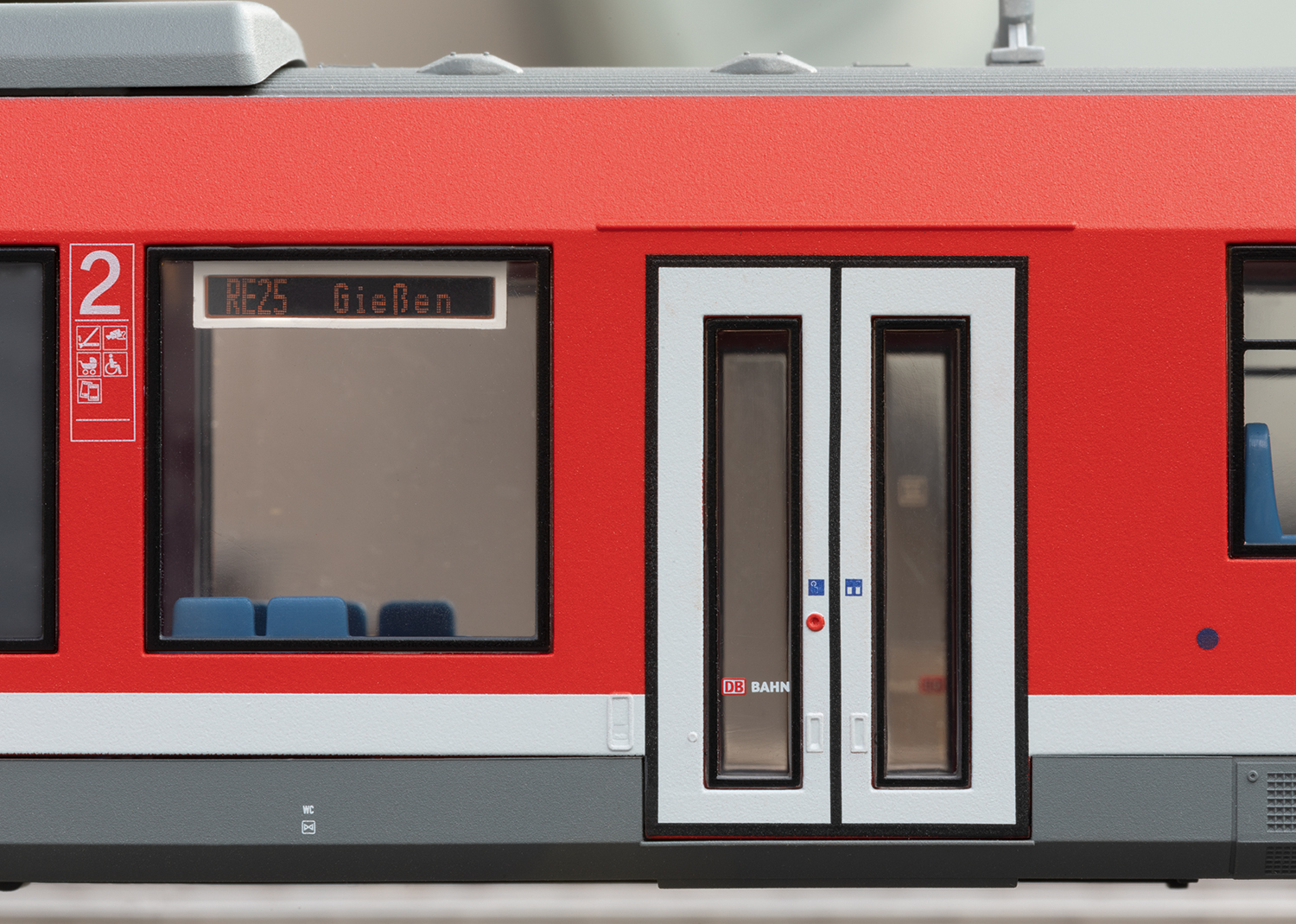 Class 648.2 Diesel Powered Commuter Rail Car - 2