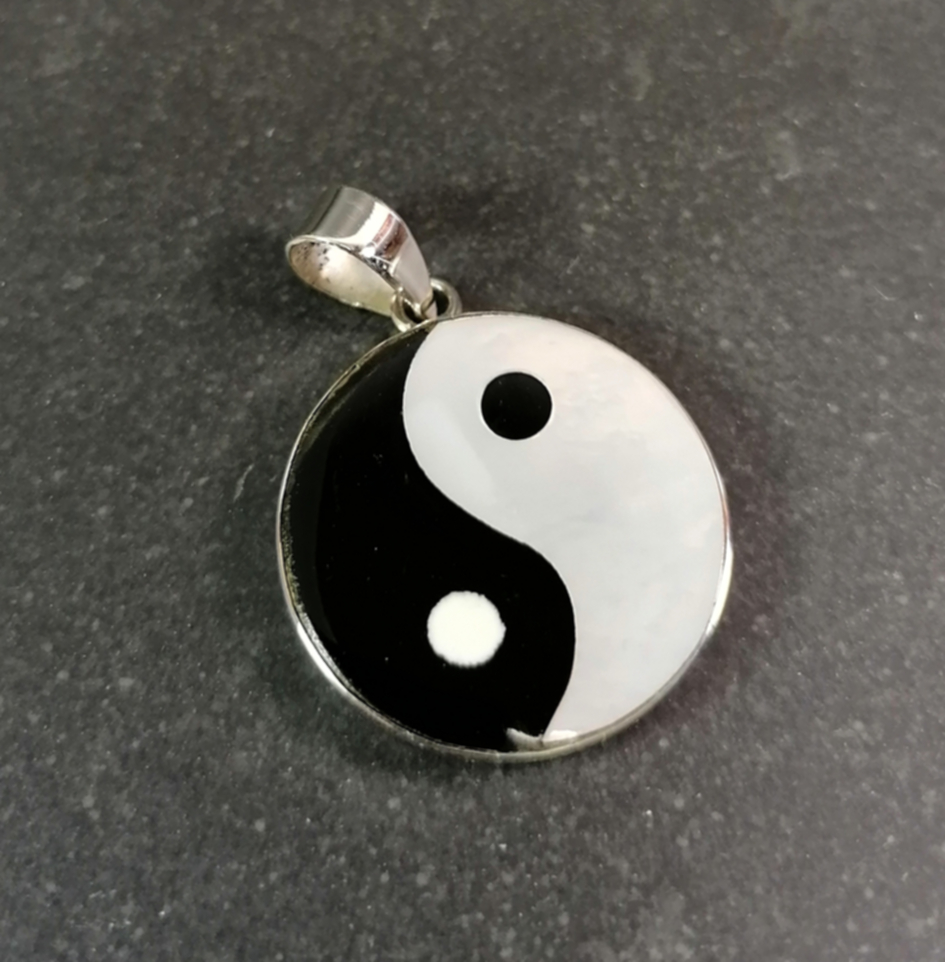 Yin Yang hänge i Silver - Pärlemor / Svart Onyx