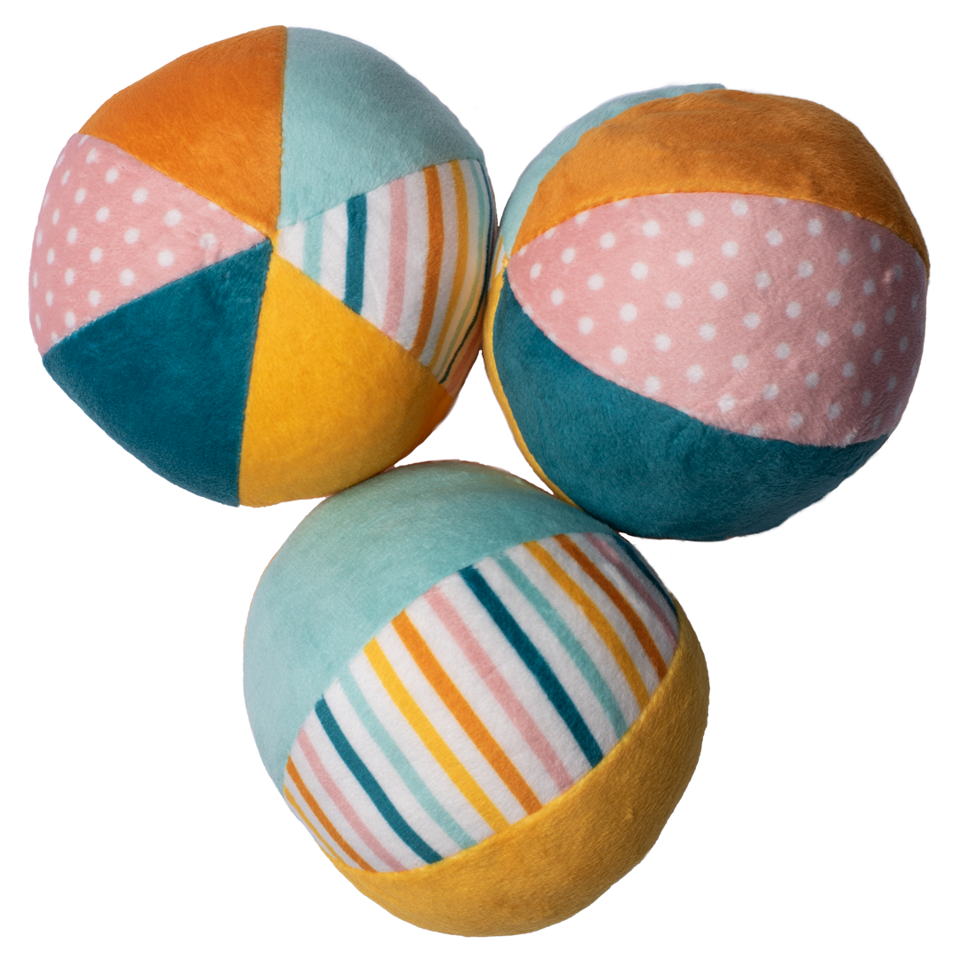 3 olikfärgade babybollar