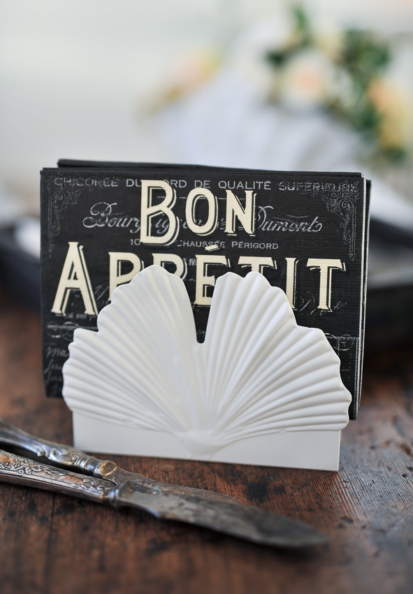 Napkin holder/Napkin stand - White - 15x11x6 cm
