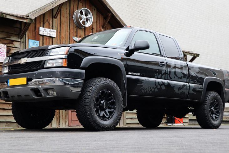 American Racing AR200 18X8,5 ET15 / 8X165,1 - 3