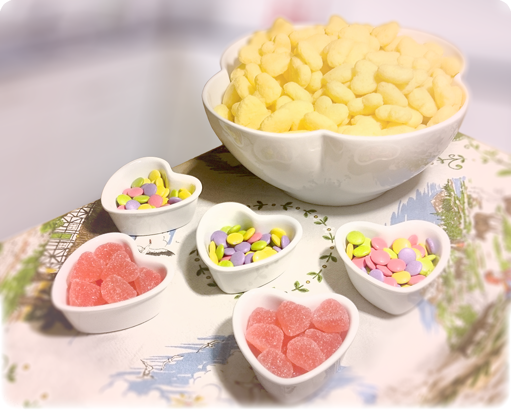 Porcelain Set - Love Heart Bowls with Large Flower - 13 pieces - 4