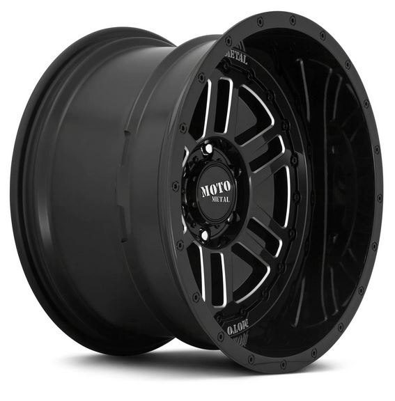 Moto Metal Deep Six MO800 20X12 ET-44 / 5X139,7 - 2