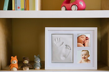 Pearhead Babyprints Keepsake Three Mat Opening Frame - Closed Box