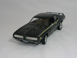 Pontiac GTO  Judge 1969   1:18  Ertl/Auto World