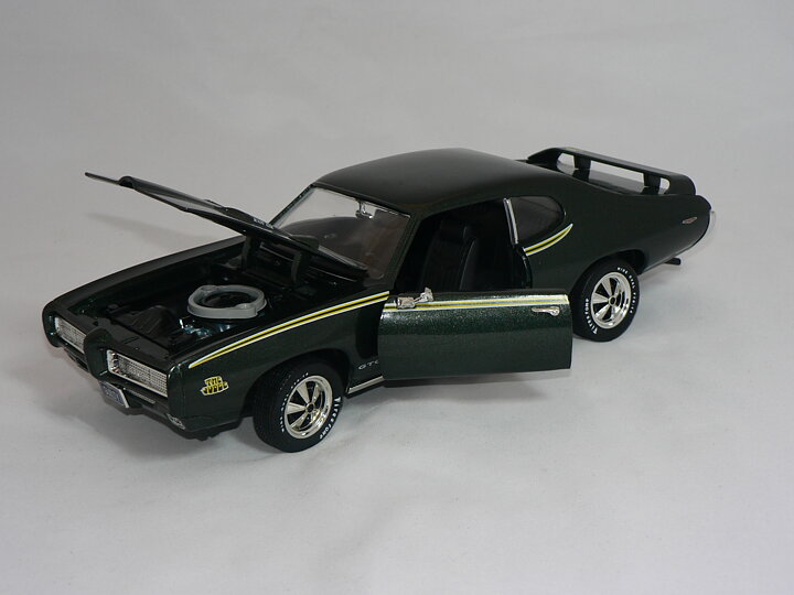 Pontiac GTO  Judge 1969   1:18  Ertl/Auto World