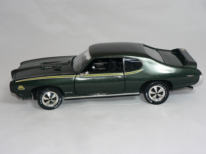 Pontiac GTO  Judge 1969   1:18  Ertl/Auto World