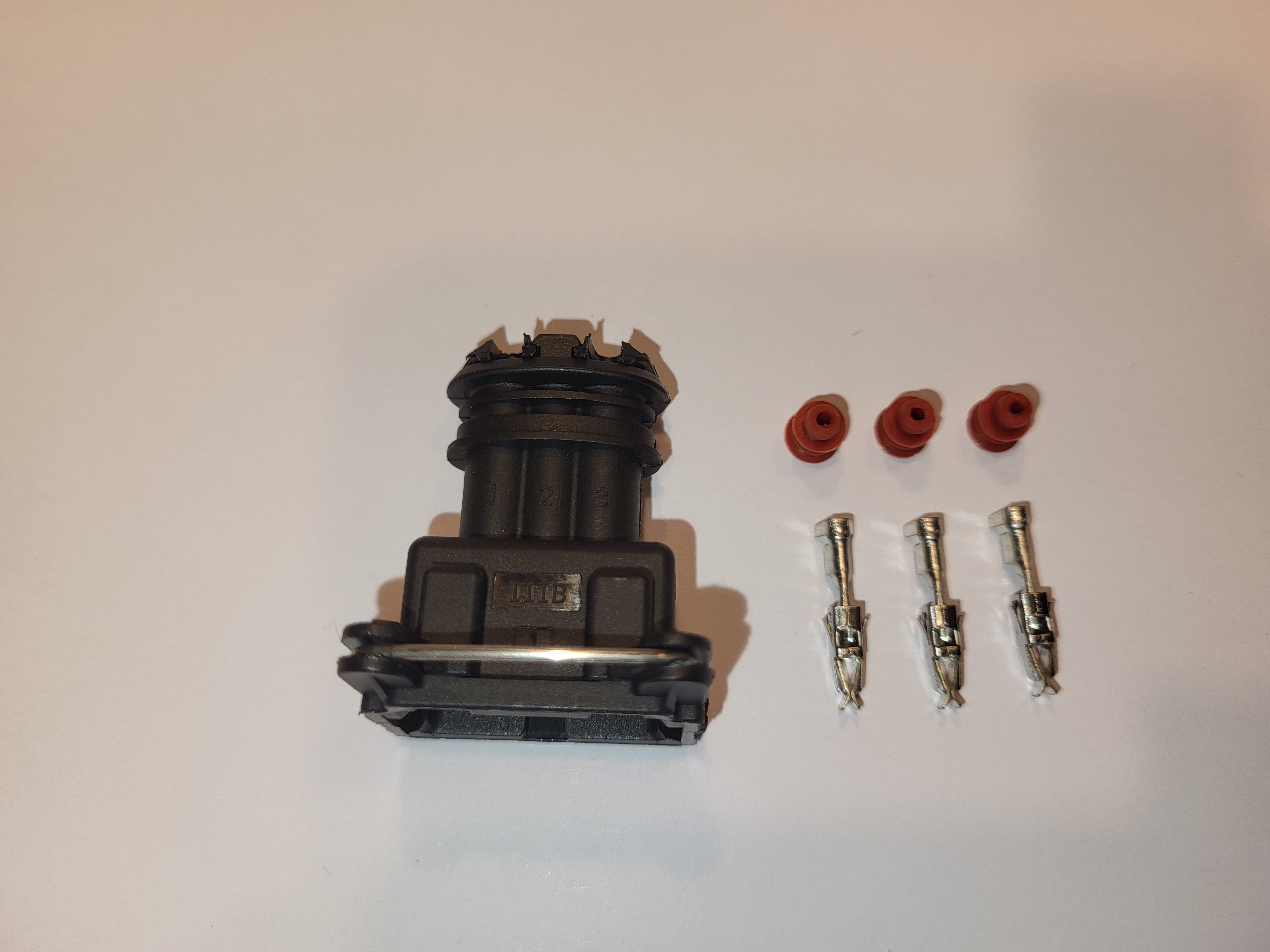 EV1, female, 3-pos