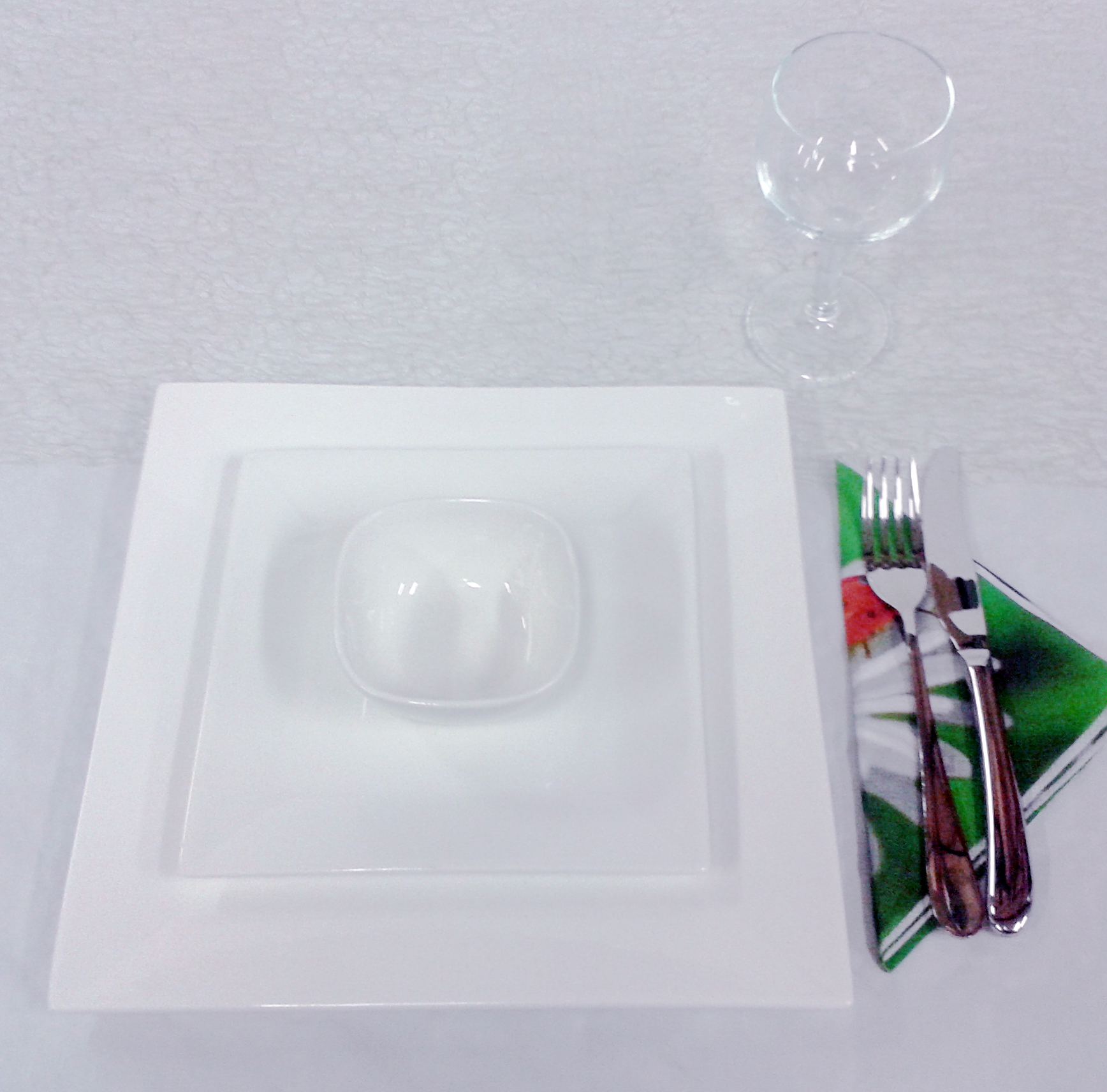 Dinnerware in Porcelain GM03 - Plates and Bowl 18 pieces