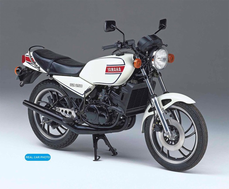 1/12 Yamaha RZ250 1980