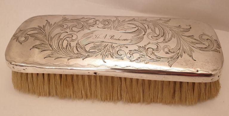 Klädborste  silvermontering JTH Uppsala 1878