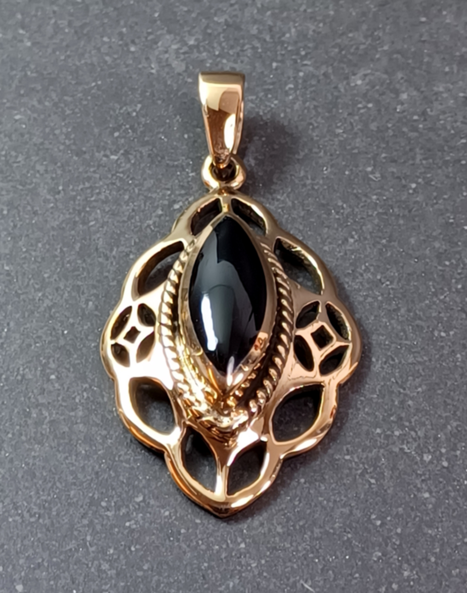 Vackert Brons Hänge med cabochon i Svart Onyx