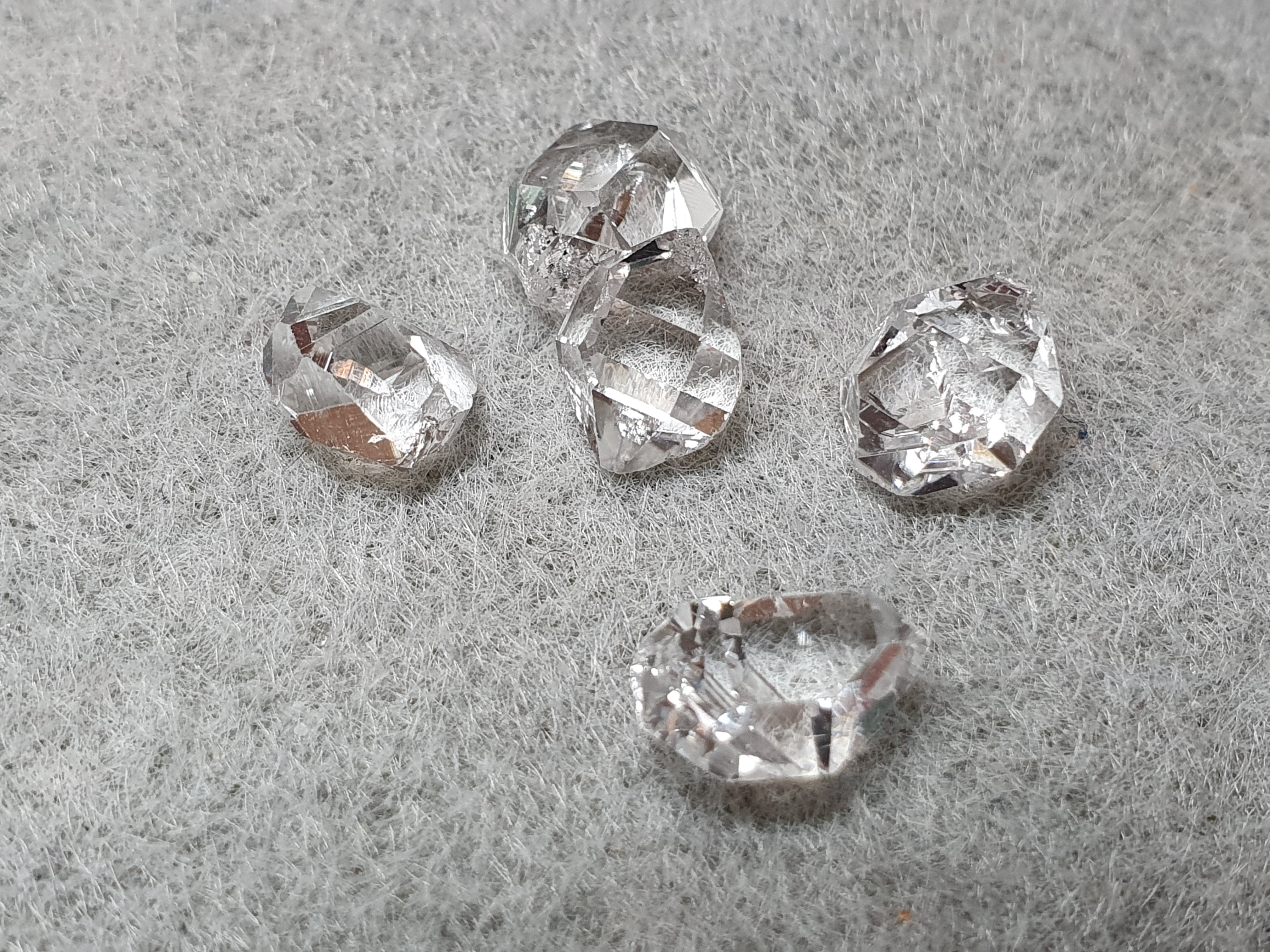 Herkimer ( dubbelterminerad bergkristall ) liten. Pris/st - 2