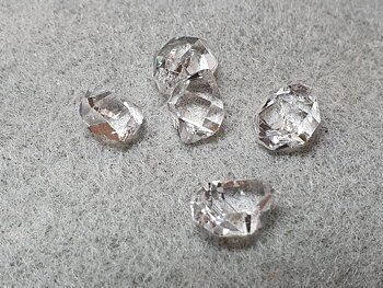 Herkimer ( dubbelterminerad bergkristall ) liten. Pris/st