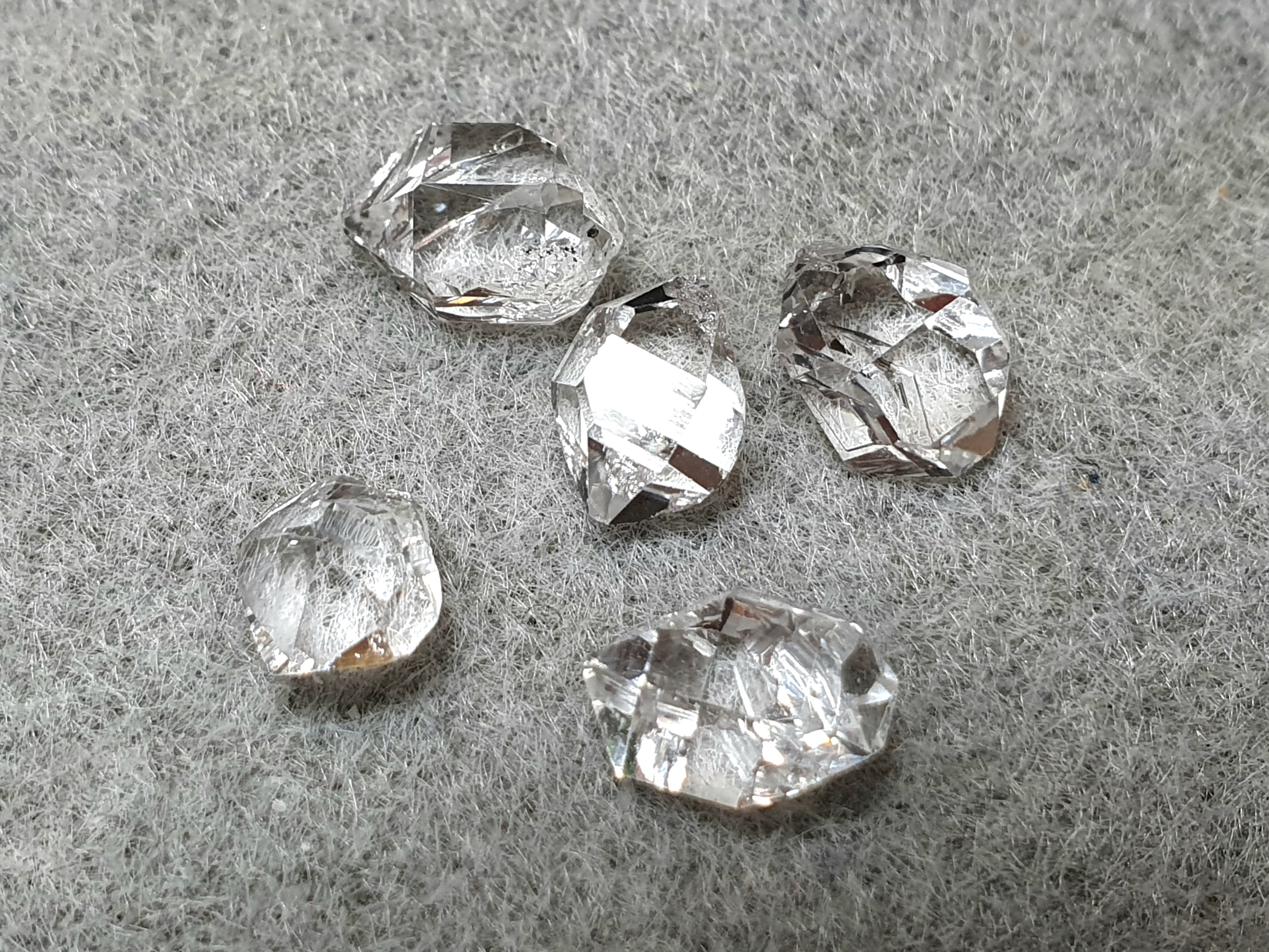 Herkimer ( dubbelterminerad bergkristall ) liten. Pris/st