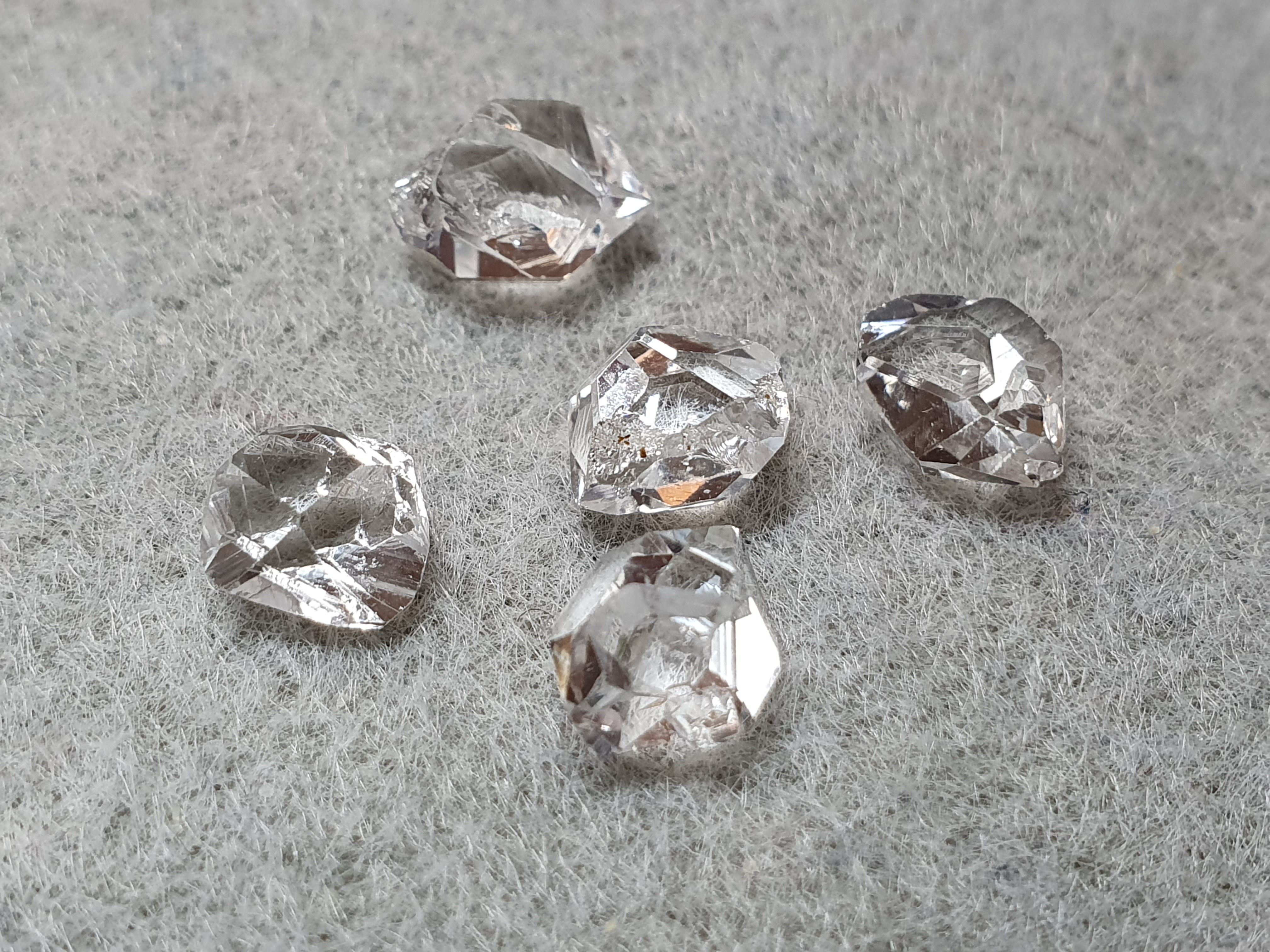 Herkimer ( dubbelterminerad bergkristall ) liten. Pris/st - 3