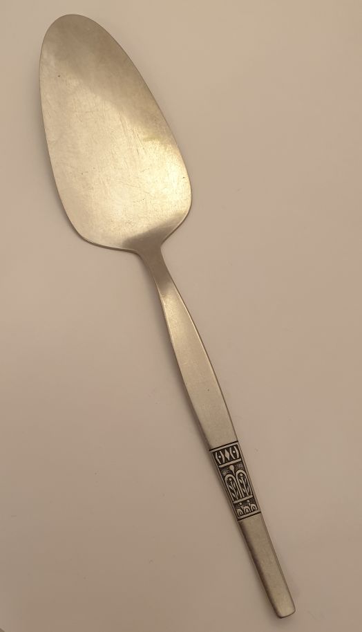 Cake server