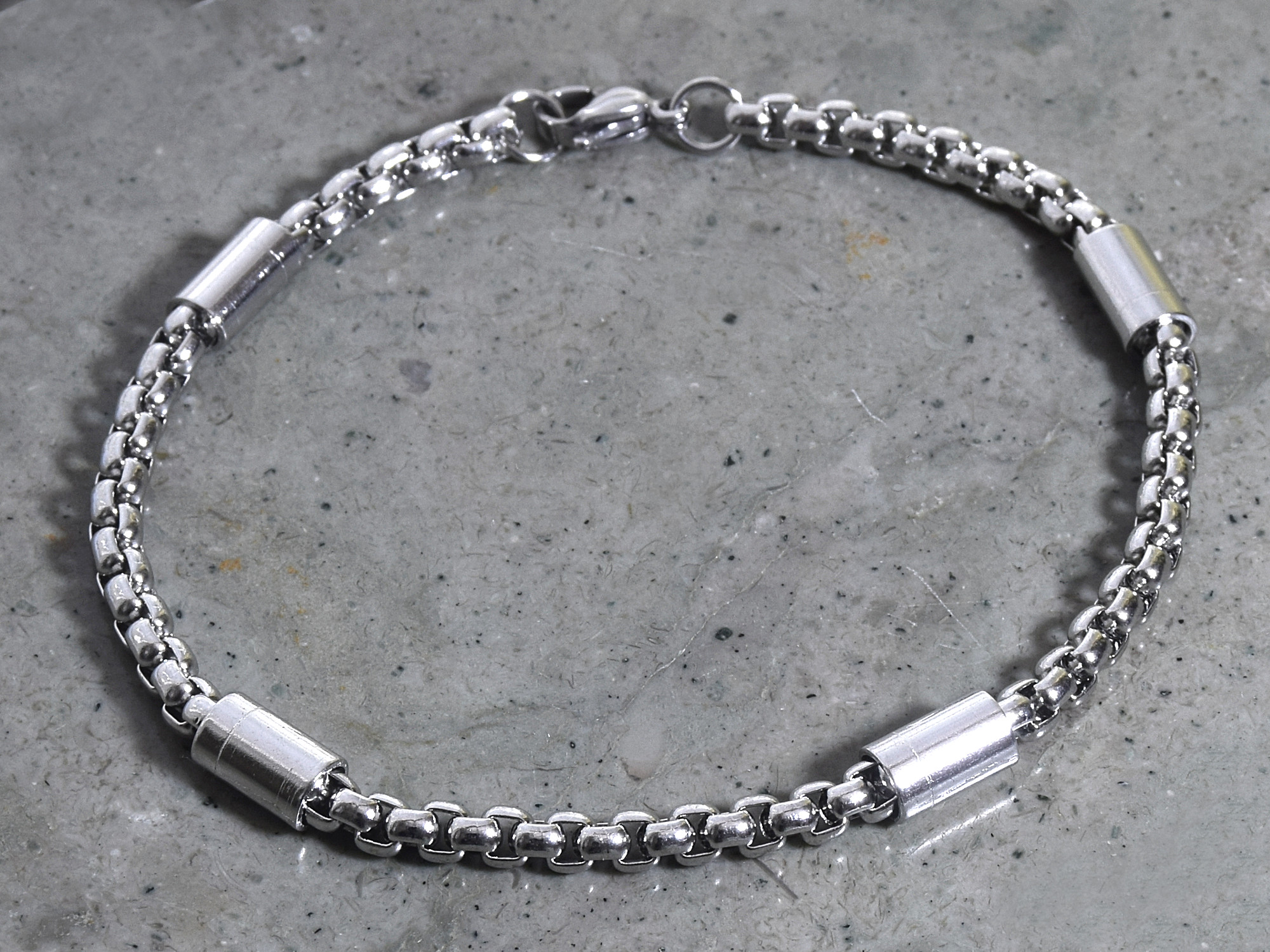 Enkelt Armband i Rostfritt Stål, Smycke i Modern Avskalad Design - 3