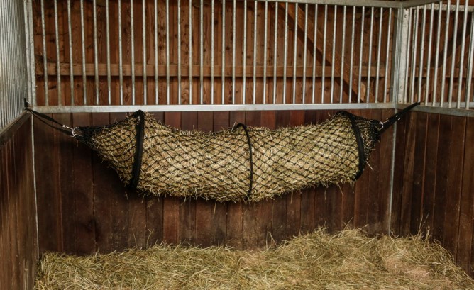 Hay net for horse, tunnel shape - 2