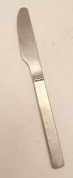 Opal meander edging knife