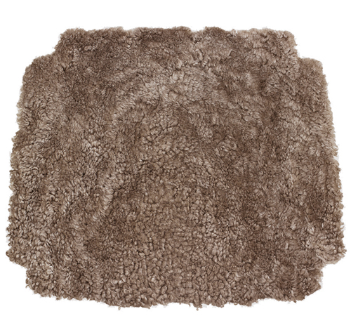 Medium brown sheepskin cushion for Y chair - 3