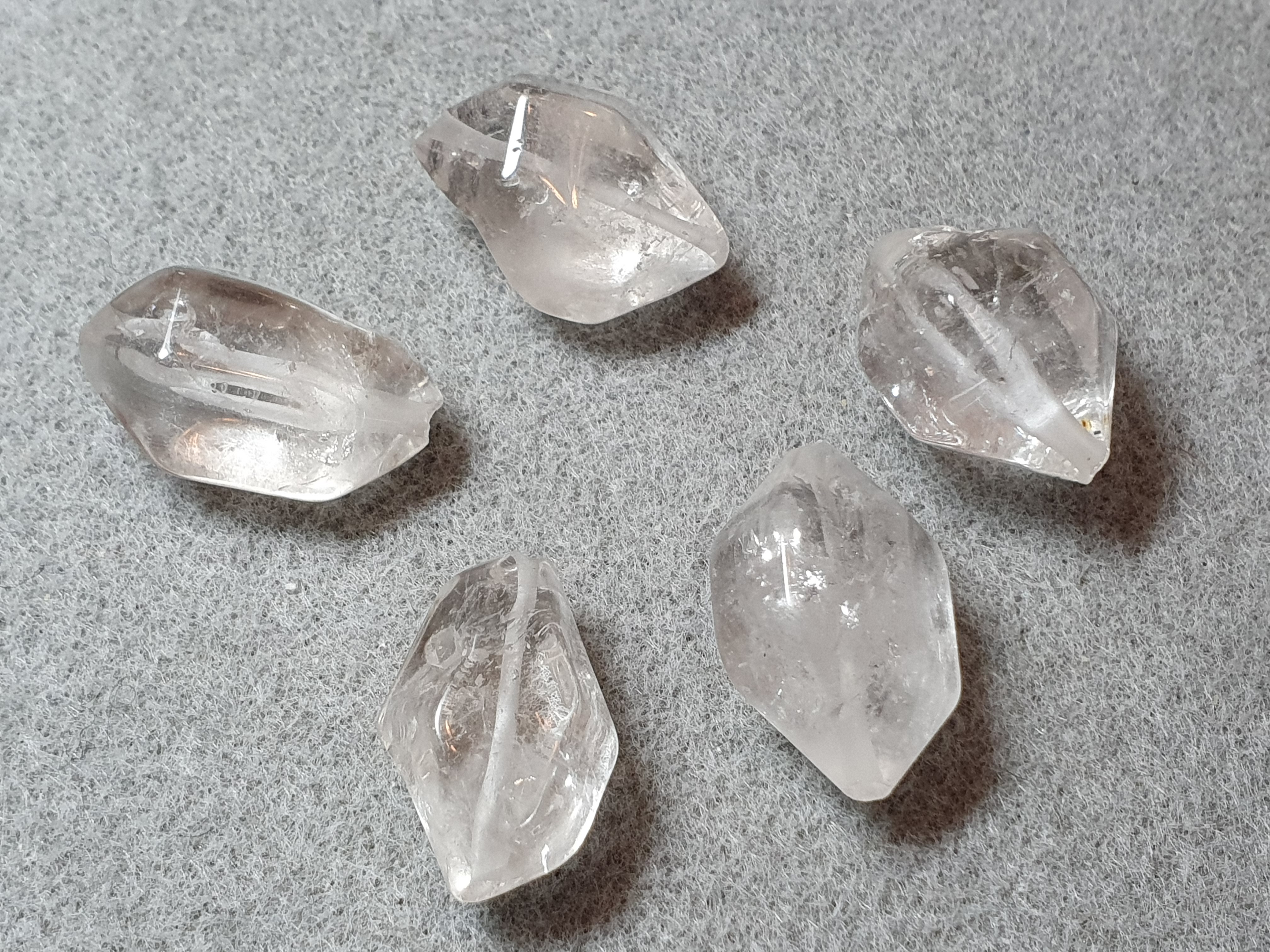 Bergkristall polerad dubbelterminerad kristall med hål, längd 2,4-2,6cm styck - 3
