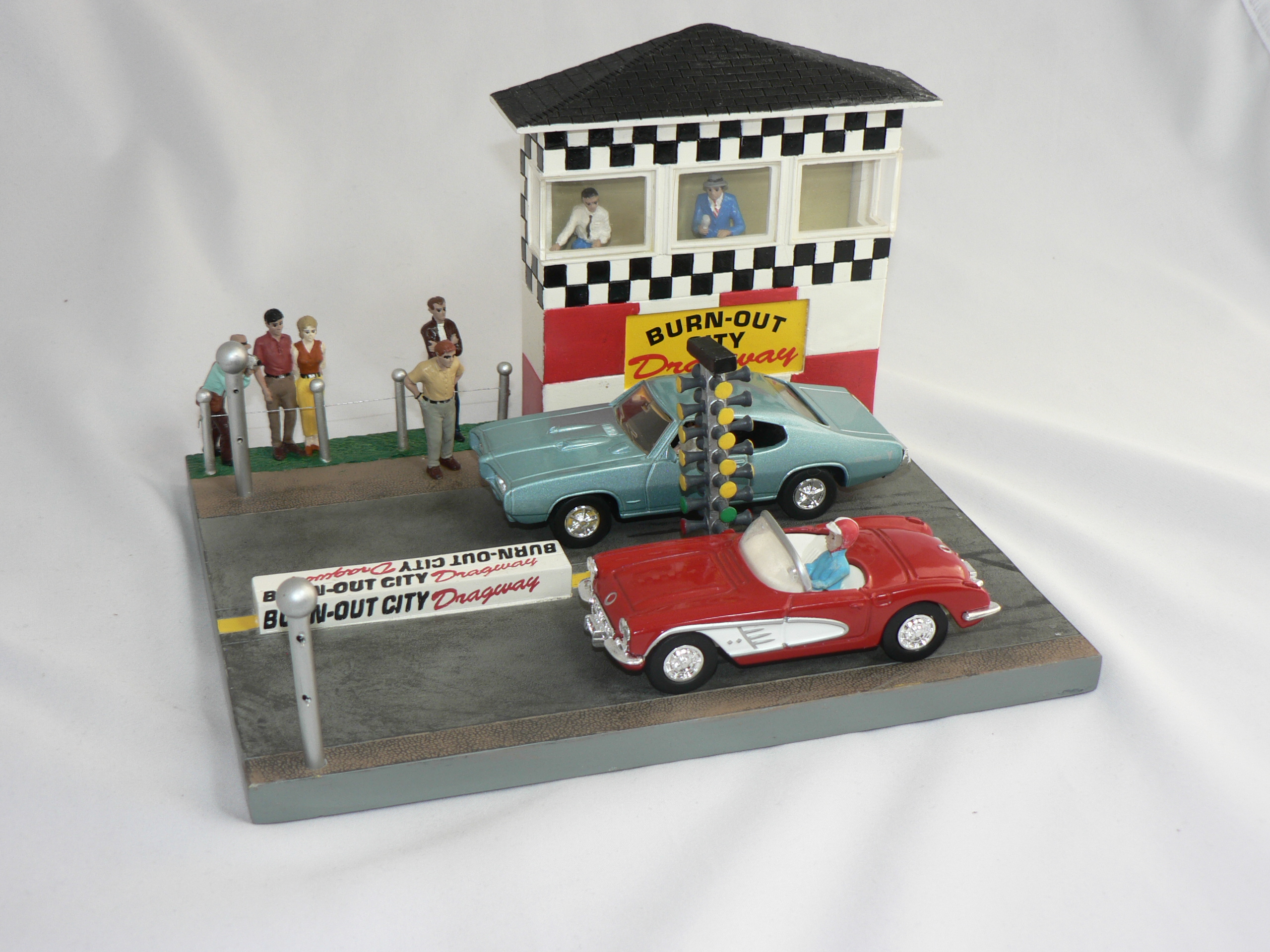 Diorama Burn-Out City   1:43  ERTL - 3