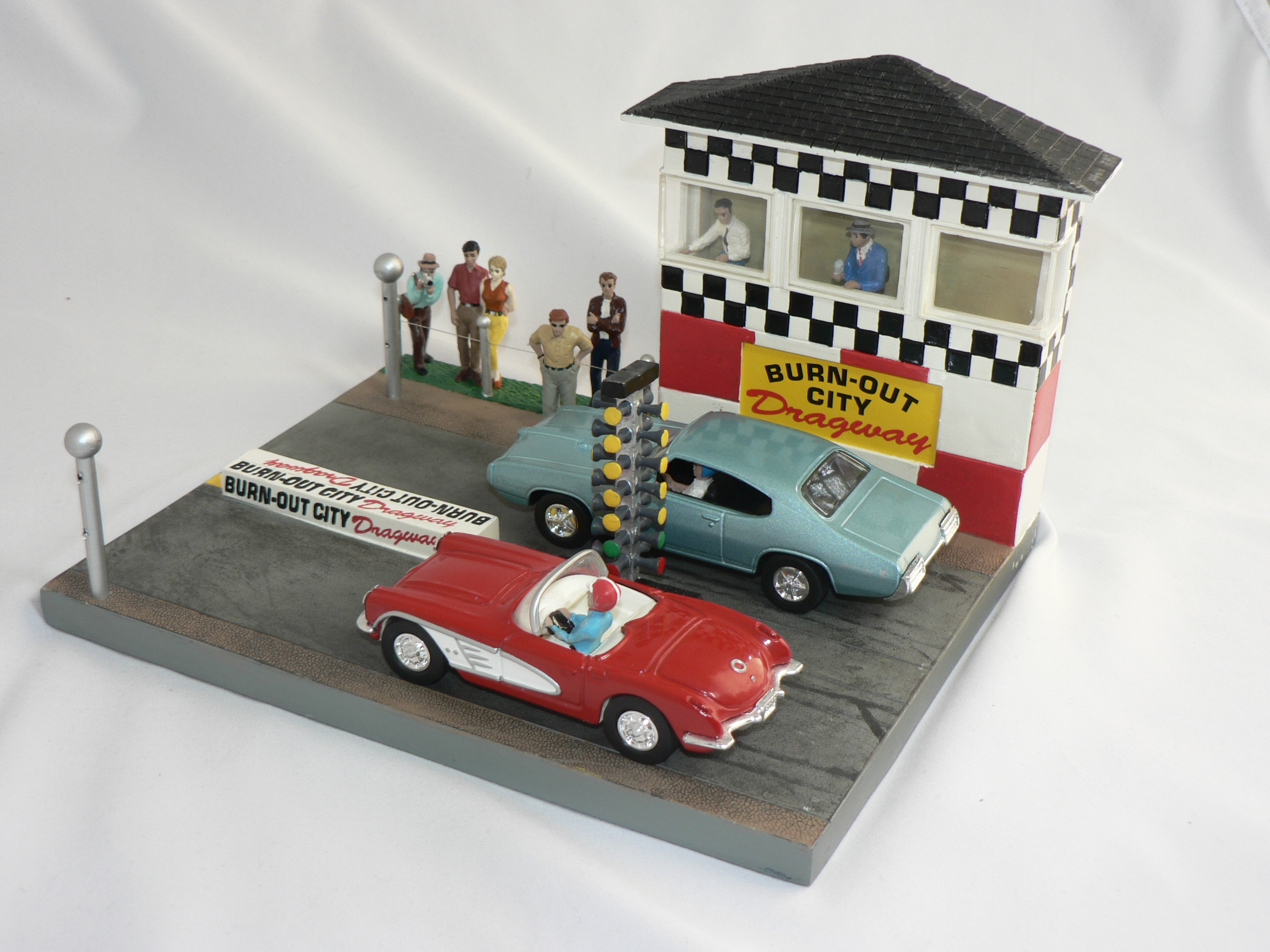 Diorama Burn-Out City   1:43  ERTL - 2