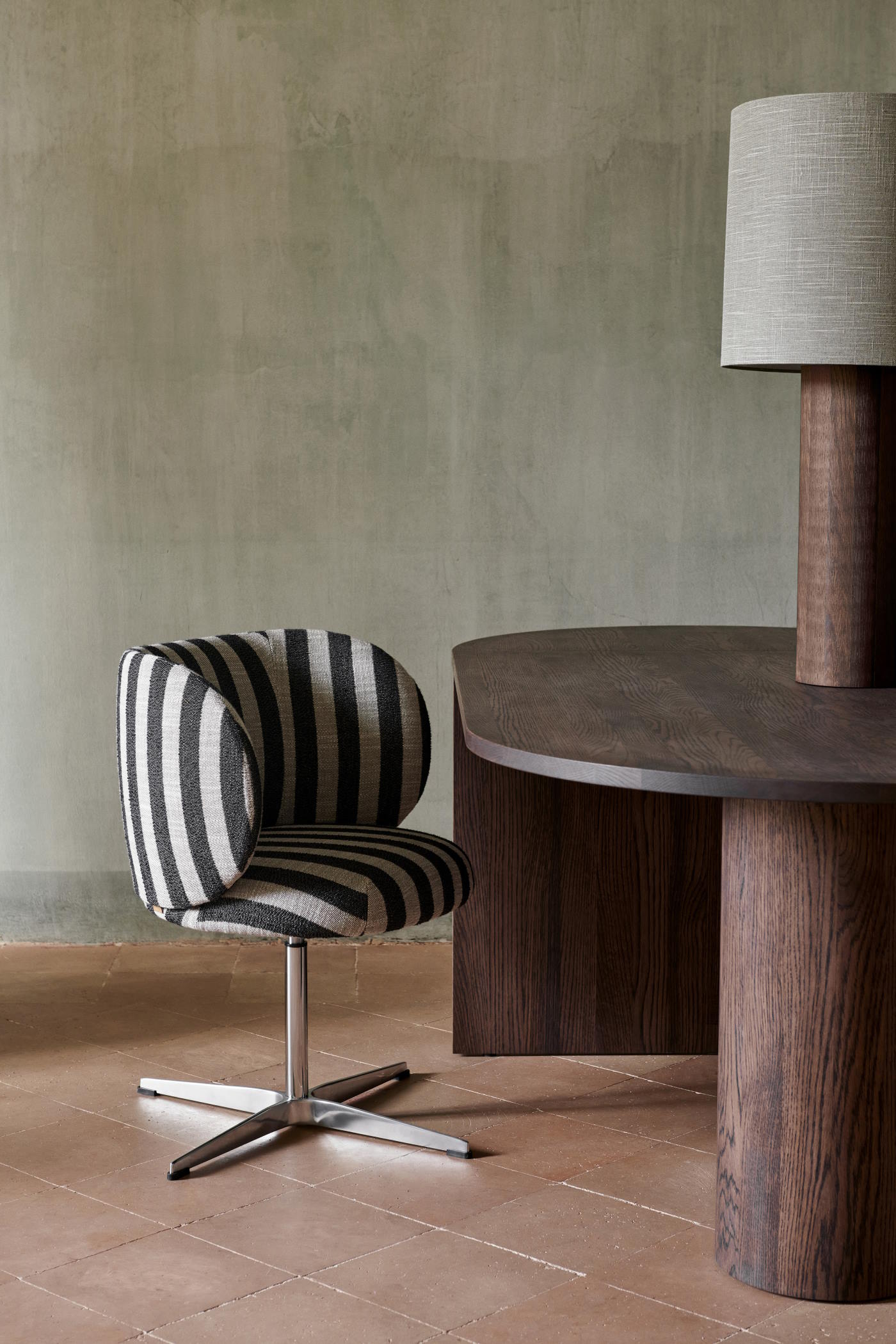 Pylo spisebord mørkbeiset eik Ferm Living - 3