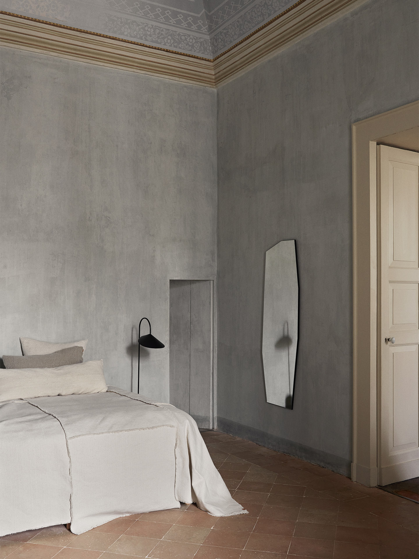 Shard Mirror  helkropp svart Ferm Living - 3