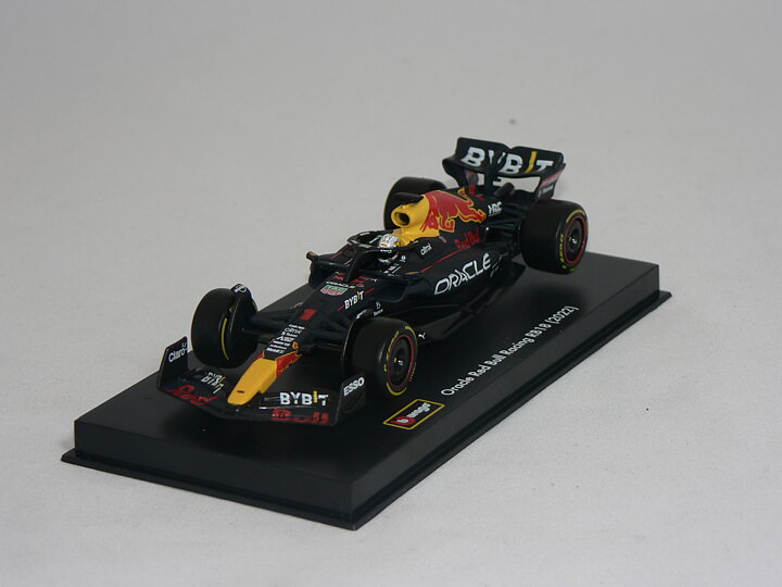 Red Bull  Honda  RB18   Max Verstappen  1:43 Burago