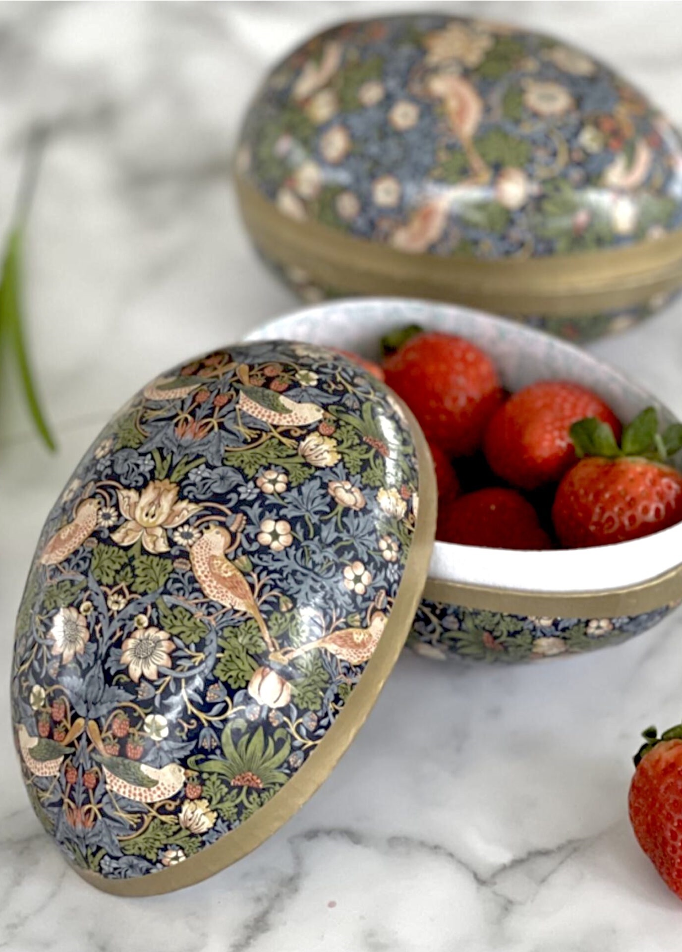 Easter egg - Egg - Strawberry Thief Blue - William Morris - 15 cm